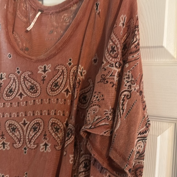 Free People light knit bandanna print top - Picture 6 of 7